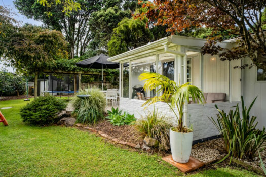 Sun-Soaked, Family-Ready!