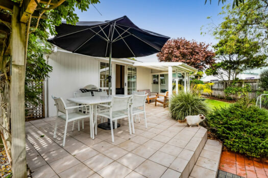 Sun-Soaked, Family-Ready!