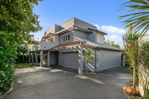 Huge Price Drop! Vendor relocating…