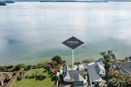 Iconic Waterfront Paradise