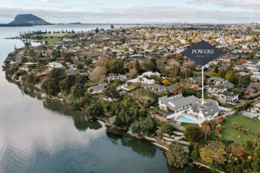 Iconic Waterfront Paradise