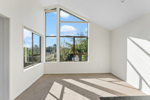 Sunny and Elevated in the Heart of Merrilands