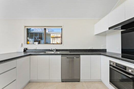 Sunny and Elevated in the Heart of Merrilands