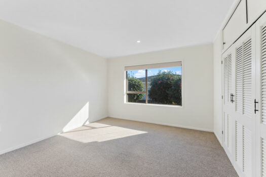 Sunny and Elevated in the Heart of Merrilands