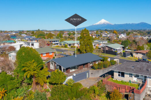 Sunny and Elevated in the Heart of Merrilands