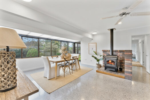 Vacant and Ready! Motivated Vendors!