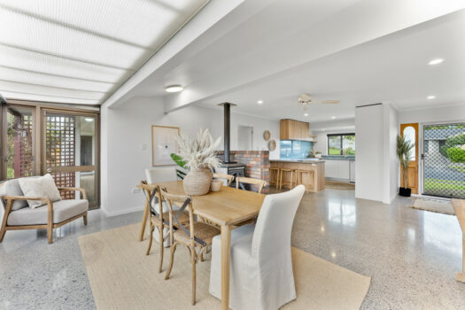 Vacant and Ready! Motivated Vendors!