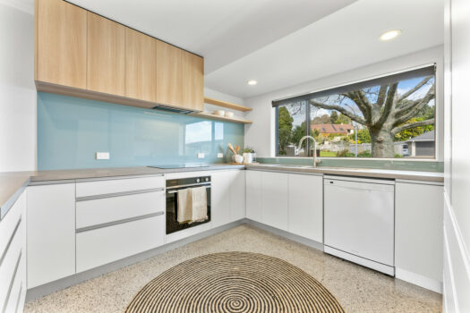 Vacant and Ready! Motivated Vendors!