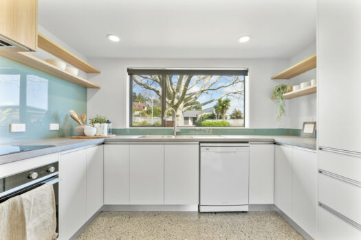 Vacant and Ready! Motivated Vendors!