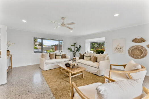 Vacant and Ready! Motivated Vendors!