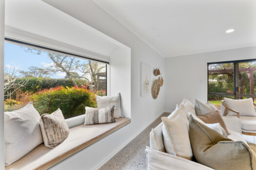 Vacant and Ready! Motivated Vendors!