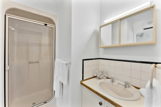 Vacant and Ready! Motivated Vendors!