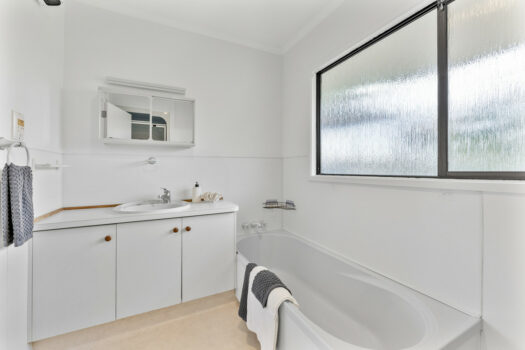 Vacant and Ready! Motivated Vendors!