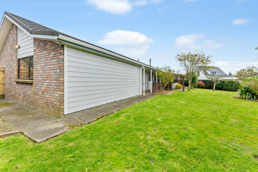 Vacant and Ready! Motivated Vendors!