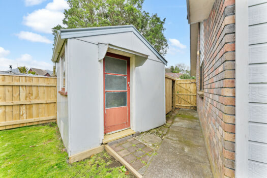 Vacant and Ready! Motivated Vendors!