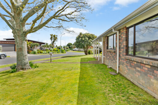 Vacant and Ready! Motivated Vendors!