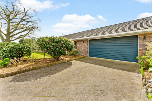 Vacant and Ready! Motivated Vendors!