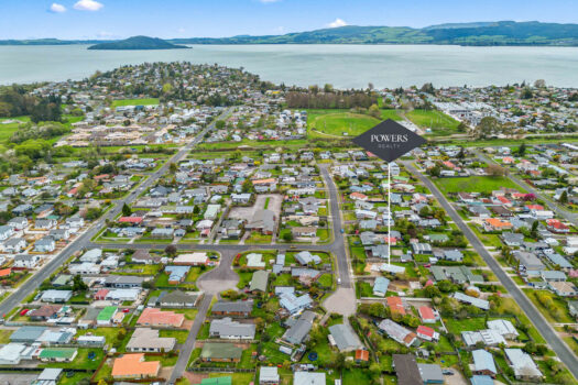 Huge Potential in the Heart of Fairy Springs – 809m² Section with Options to Rebuild or Redevelop