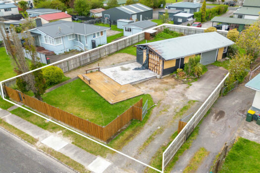 Huge Potential in the Heart of Fairy Springs – 809m² Section with Options to Rebuild or Redevelop