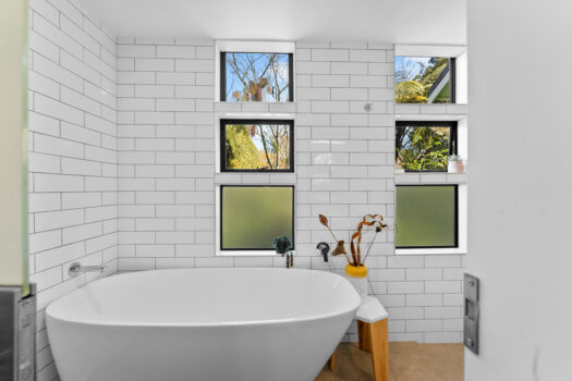 Private Treehouse Escape!