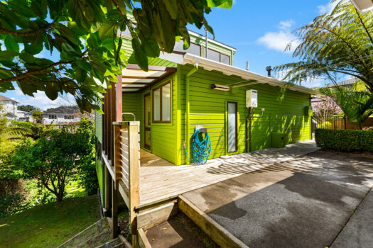 Private Treehouse Escape!