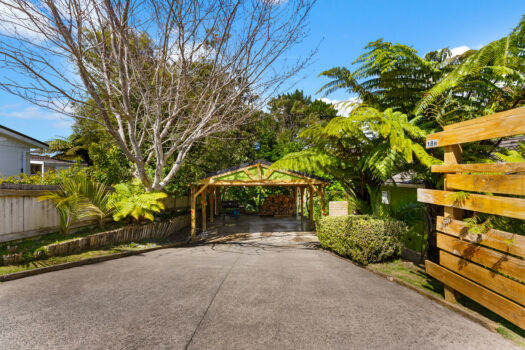 Private Treehouse Escape!