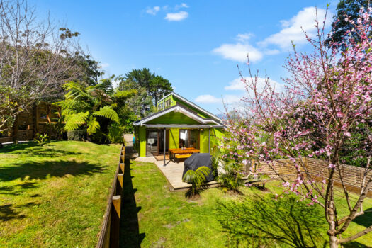 Private Treehouse Escape!