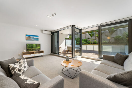 Every Day Living or Holiday Vibes