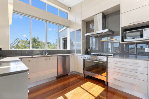 Contemporary Living in Central Mount