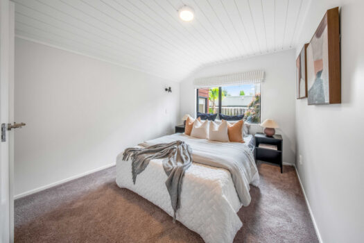 Avenues Living with Water Peeks & Adults Retreat