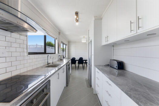 Where Sunshine, Space & Views Align