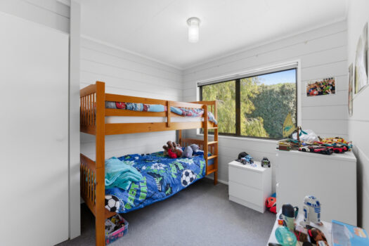 Where Sunshine, Space & Views Align