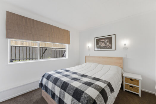 Home, Income & Sea Outlook