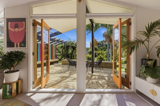 Vibrant Beach Retreat Nestled in Nature