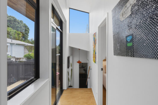 Vibrant Beach Retreat Nestled in Nature