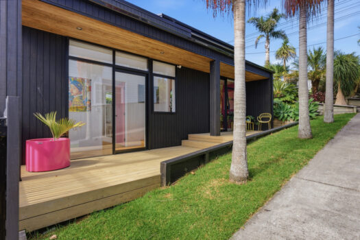 Vibrant Beach Retreat Nestled in Nature