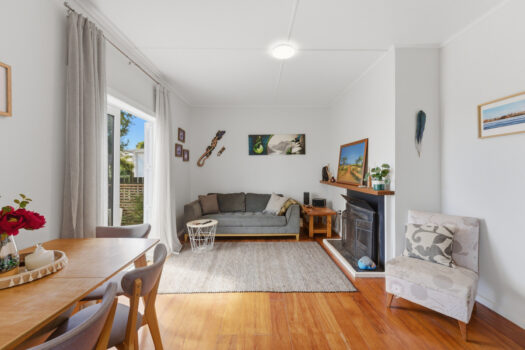 Classic Kiwi Living with a Front-Row Seat