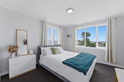 Classic Kiwi Living with a Front-Row Seat