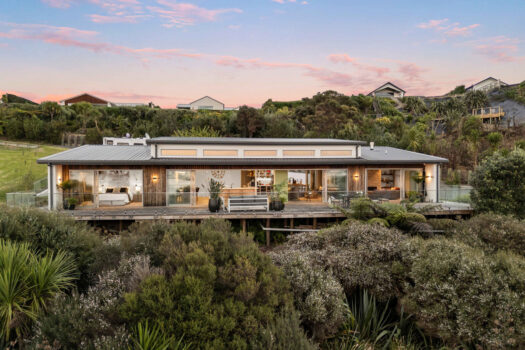 International Style, Coastal Kiwi Living
