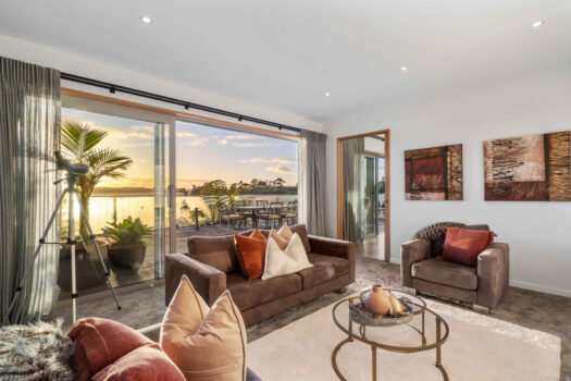 International Style, Coastal Kiwi Living