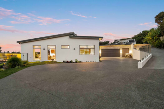 International Style, Coastal Kiwi Living