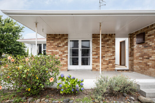 1960's Brick Beauty on 825m2