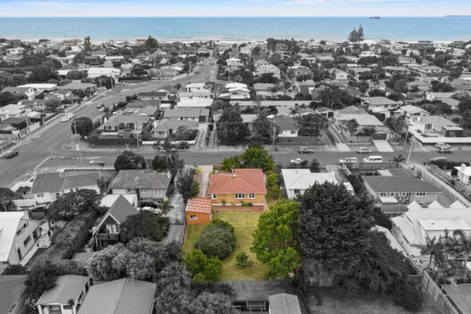 1960's Brick Beauty on 825m2