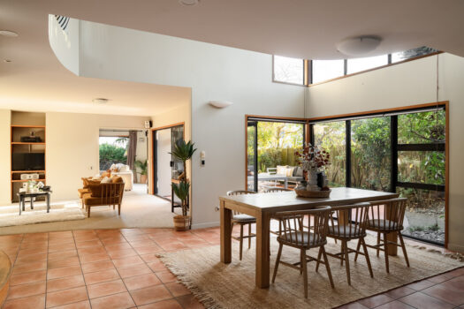 Six Bedroom Family Home on 809m2