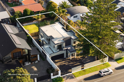 Six Bedroom Family Home on 809m2
