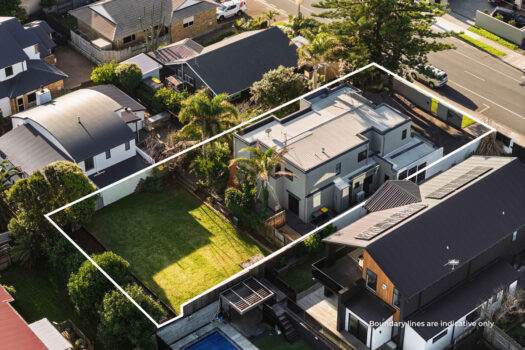 Six Bedroom Family Home on 809m2