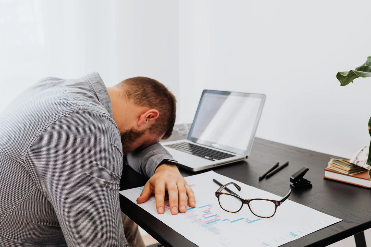 Being Chronically Online Bisa Bikin Digital Burnout? Pahami Dulu Cara Mengatasinya!