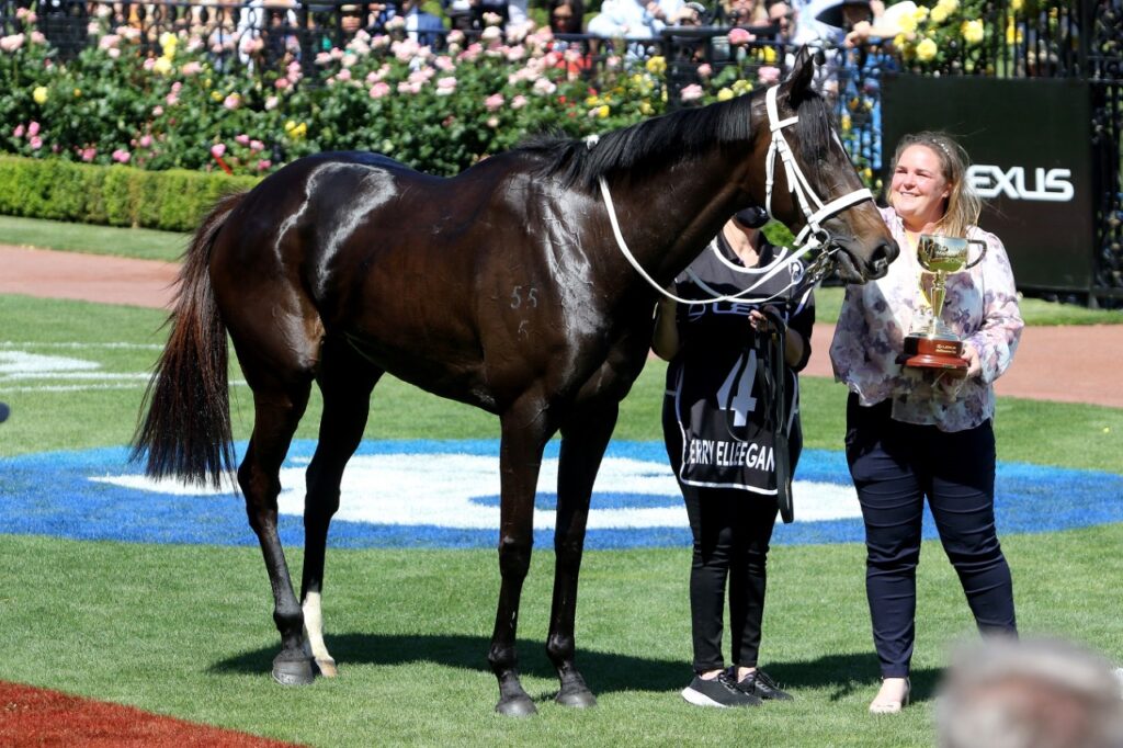 Verry Elleegant winning the 2021 Lexus Melbourne Cup