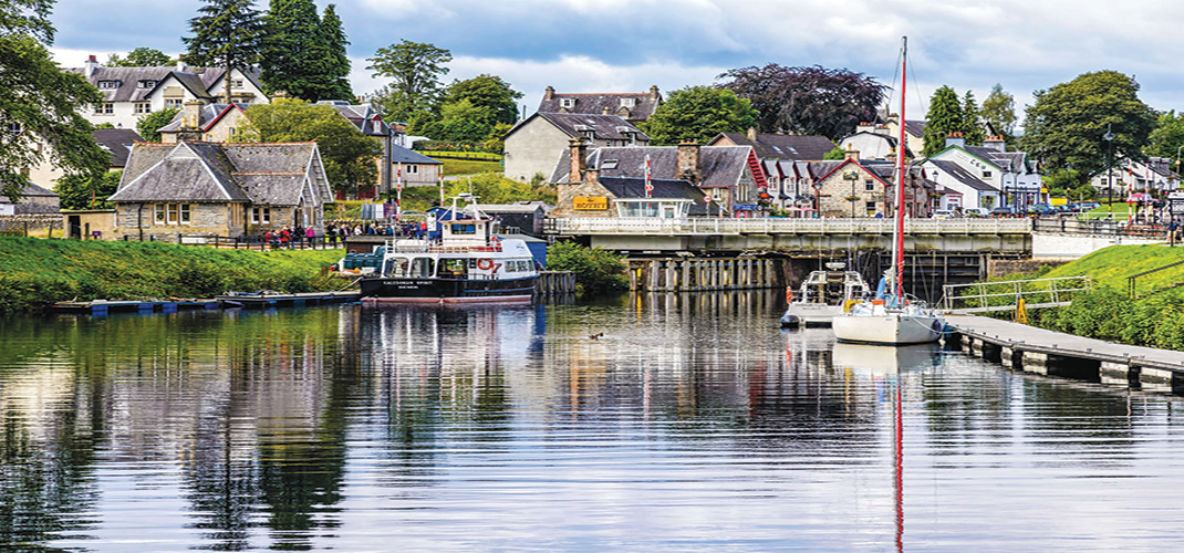 Scottish Highlander Barge Cruise