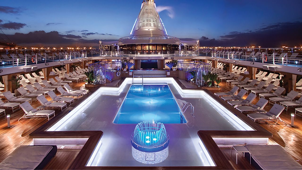 pool-deck-oceania-cruise